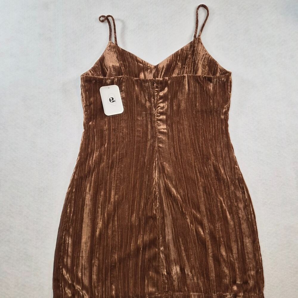 NWT Elodie Velvet Sleevless Mini Dress Clay Brown V-Neck Size Medium Juniors - Picture 9 of 12